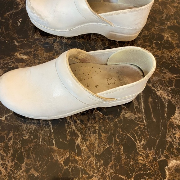 Dansko White Clogs, Leather size 39 - Picture 2 of 8